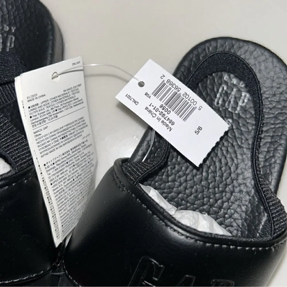 Gap Boys Baby Kids Boys Slides(Size 5-6)